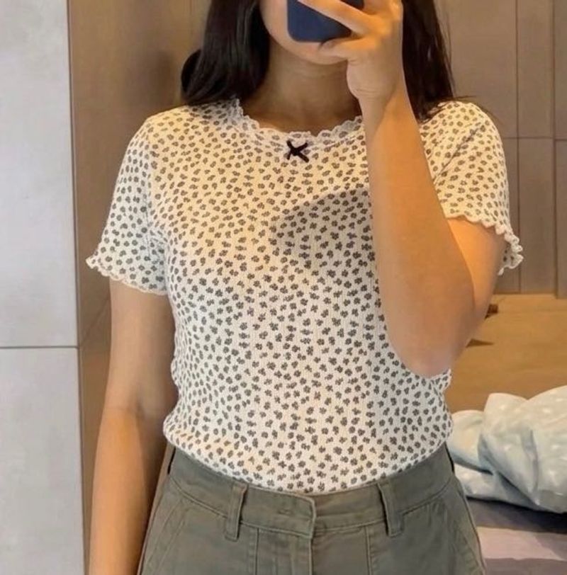 Cute Floral Ribbed Lettuce Hem Top