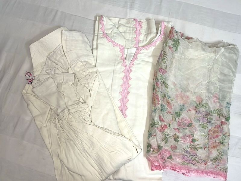 Elegant White Kurta Set with Floral Dupatta