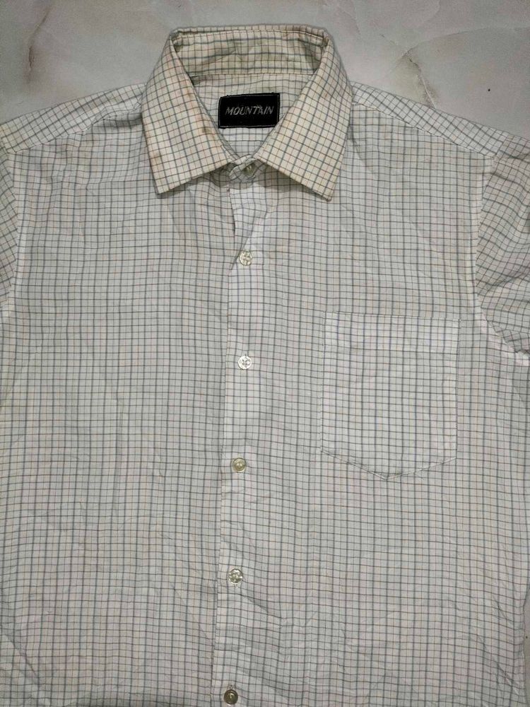 Men's Classic Plaid Button-Up Shirt
