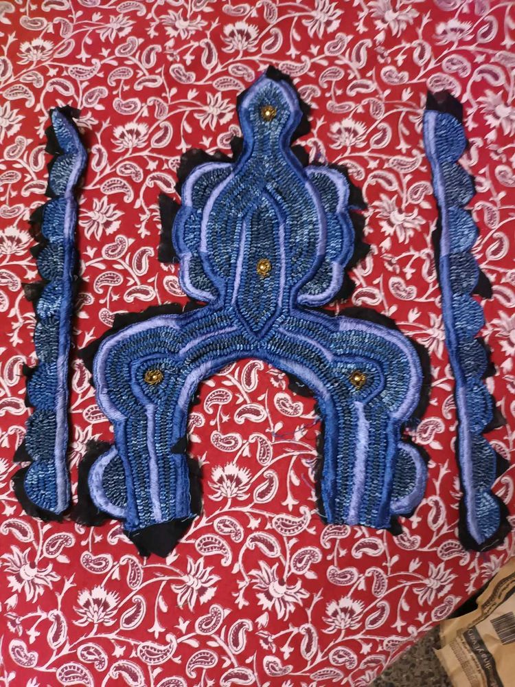 Embroidered Nack And Sleeves Set