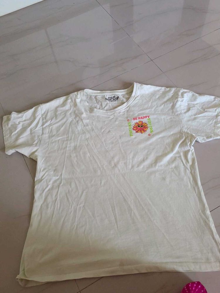 Graphic "Be Happy" T-Shirt