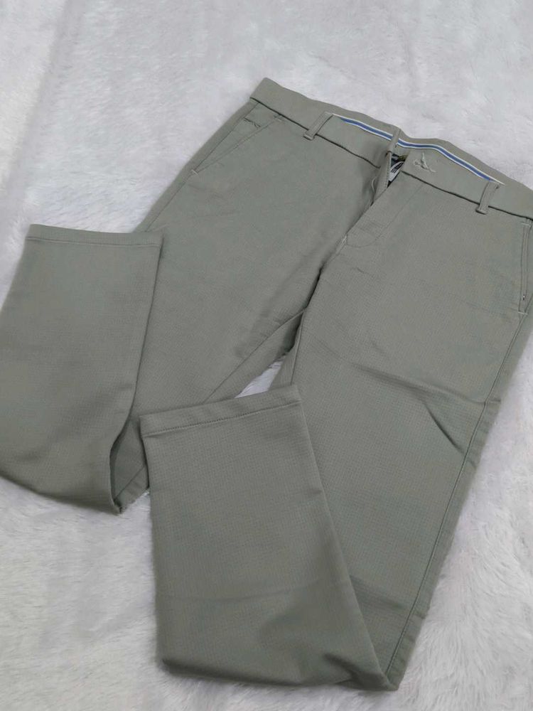 Men's Classic Fit Chinos