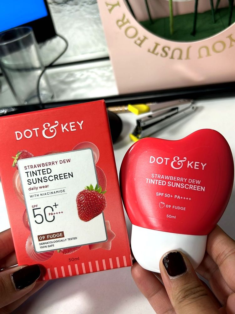 Dot &amp; Key Strawberry Tinted Sunscreen