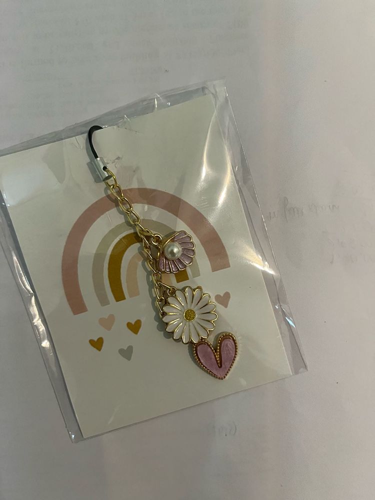 Cute Daisy &amp; Heart Charm Keychain