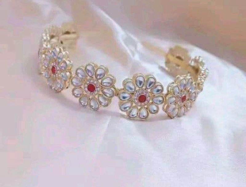 Elegant Floral Kundan hairband