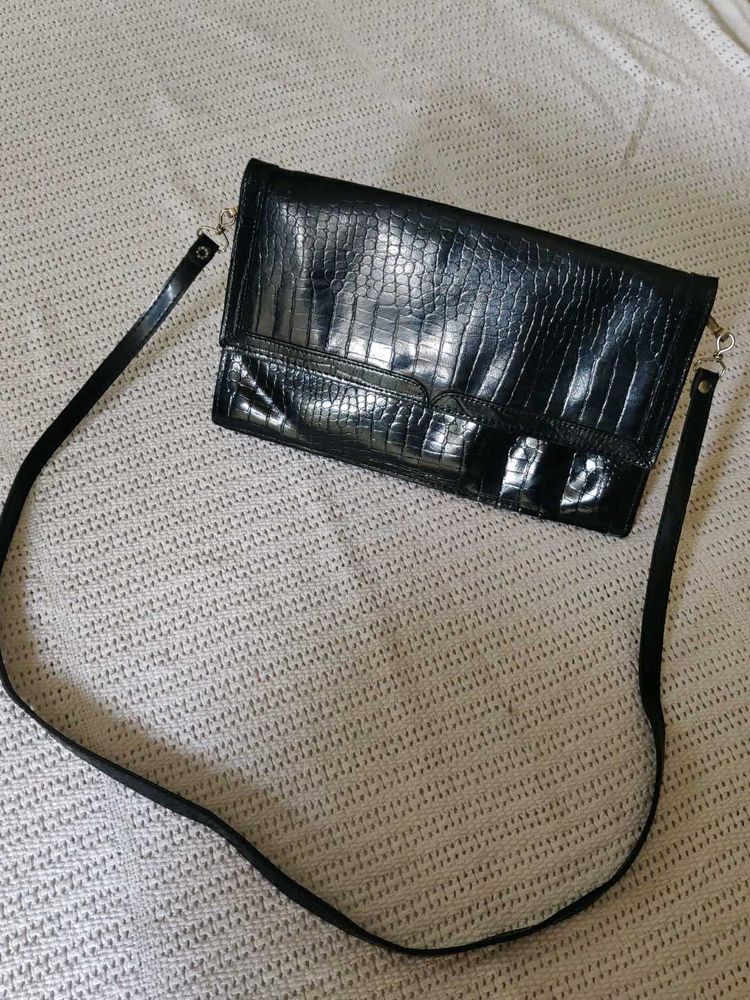Chic Black Crocodile Embossed Clutch
