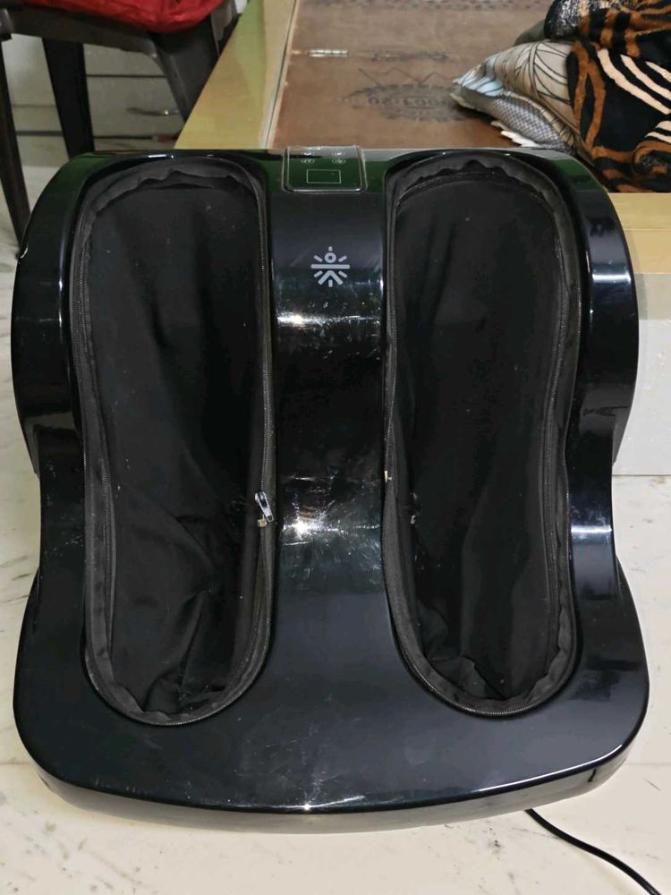 Black Foot Massager Machine
