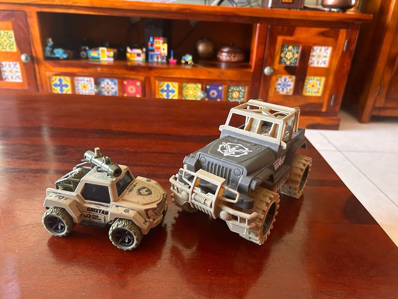 Toy Jeep &amp; Truck Set
