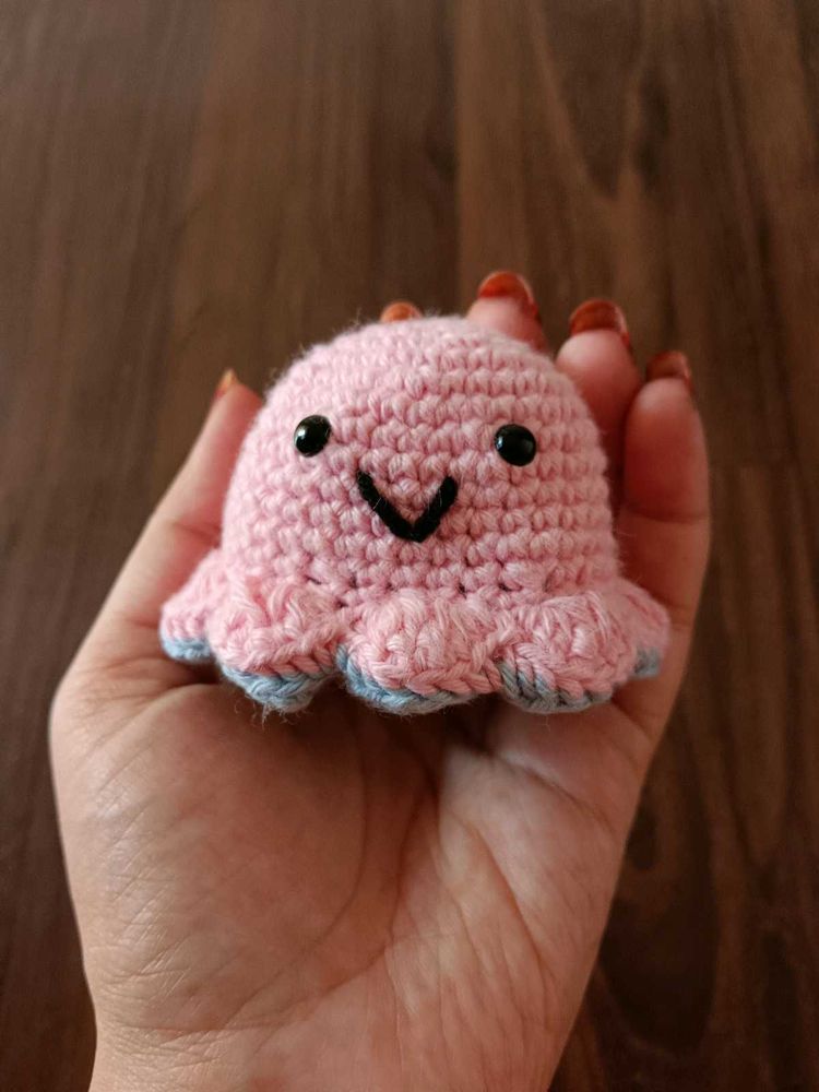 Crochet reversible toy octopus