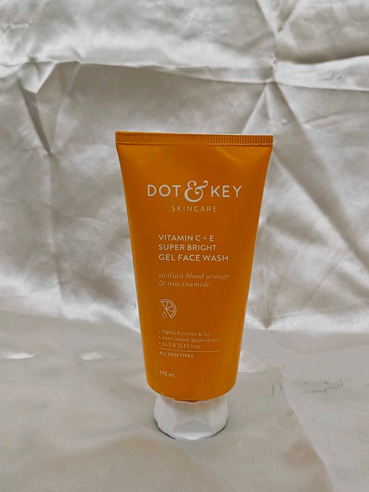 Dot &amp; Key Vitamin C Face Wash