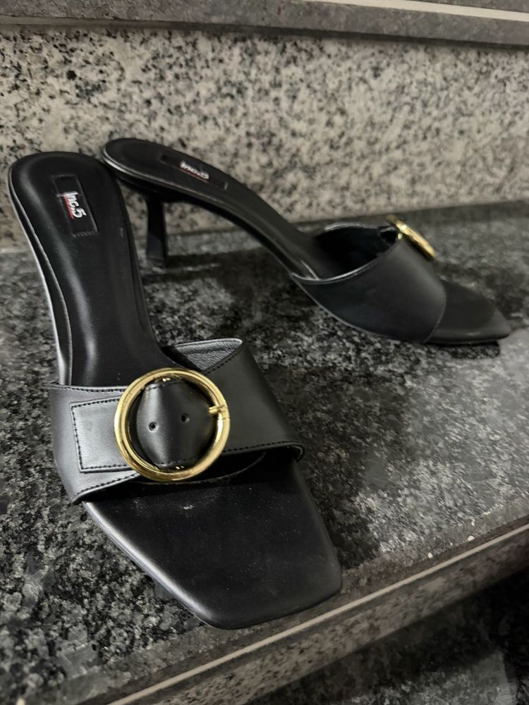 Heels 👠