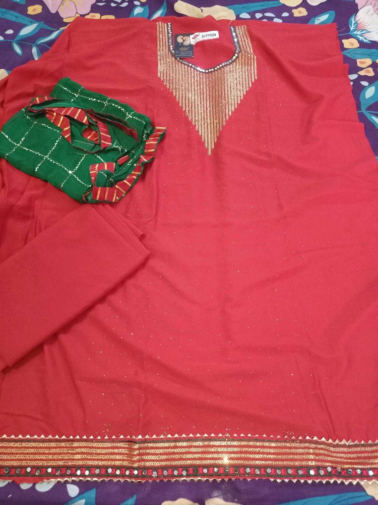 Elegant Red Kurta Set with Green Dupatta