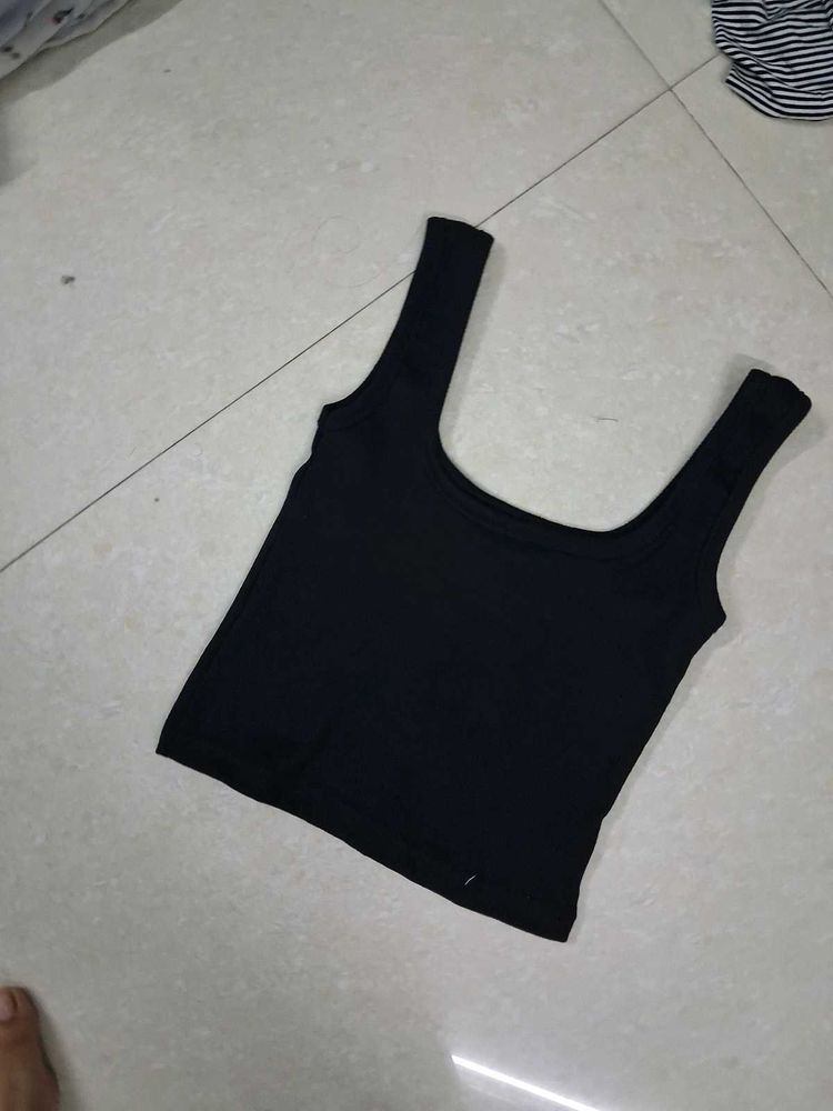 Sleek Black Ribbed Tank Top