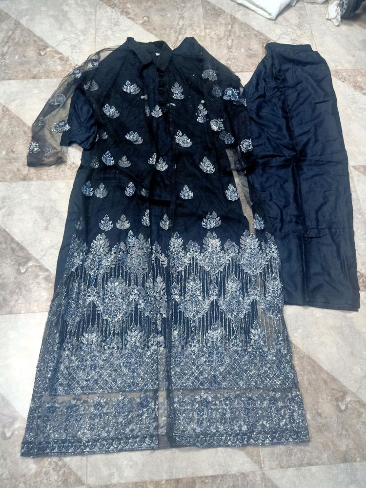 Elegant Black Embellished Salwar Kameez