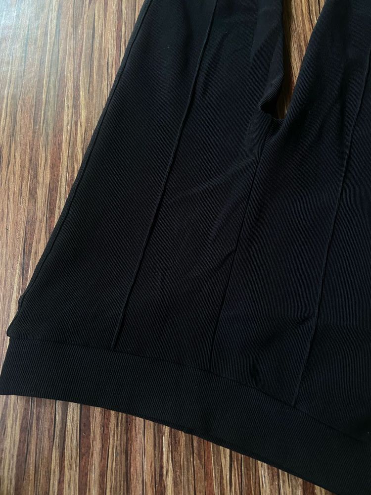 Black leggings