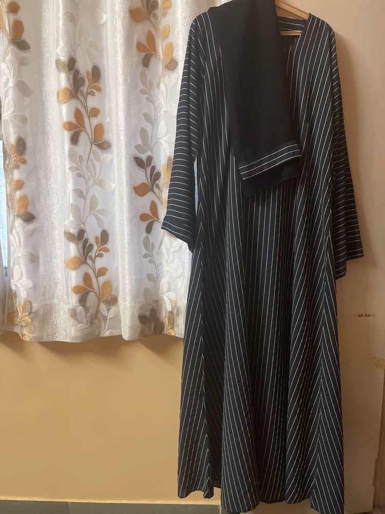 navy blue striped abaya.