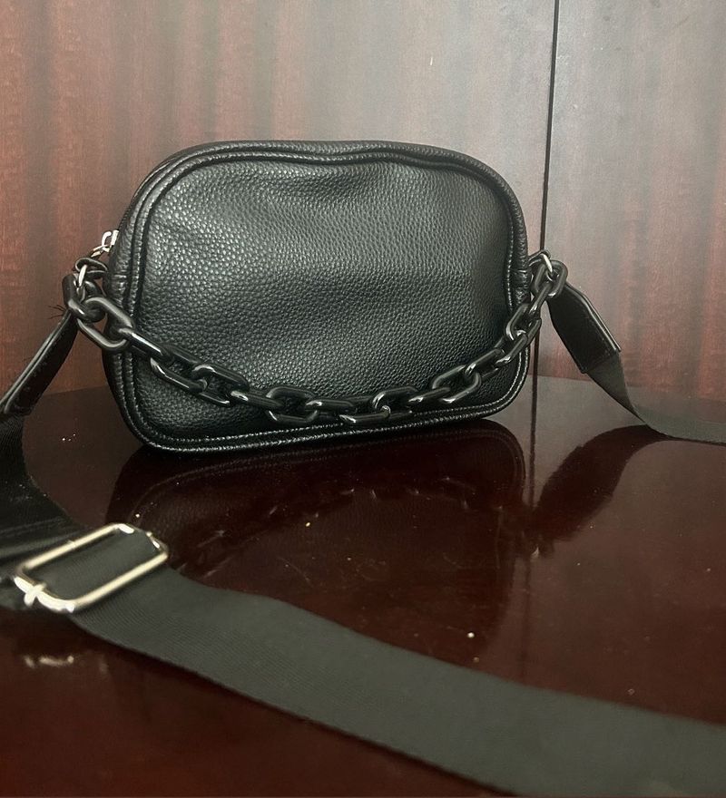 Miniso Chic Black Crossbody Bag with Chain Detail