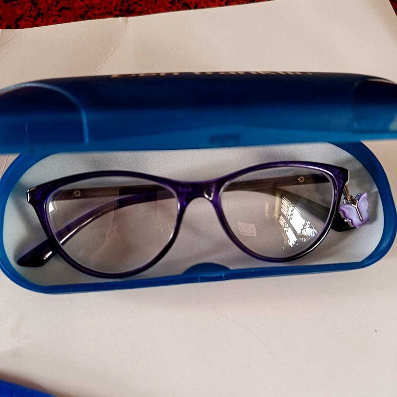 Glasses with charm