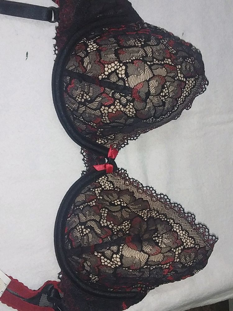Enamor 32C Blace Lace Bra