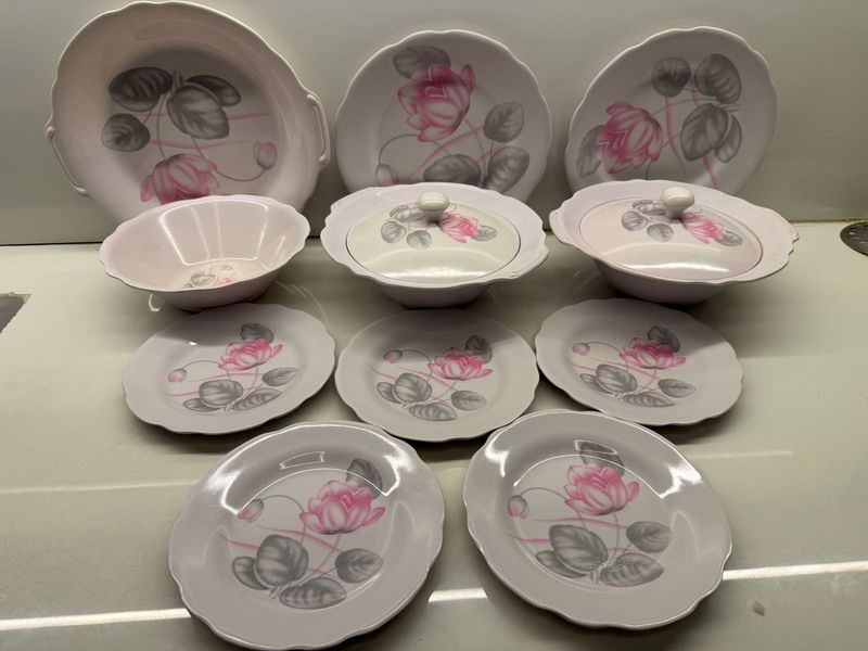 Elegant Melamine Dinnerware Set Microwave Safe