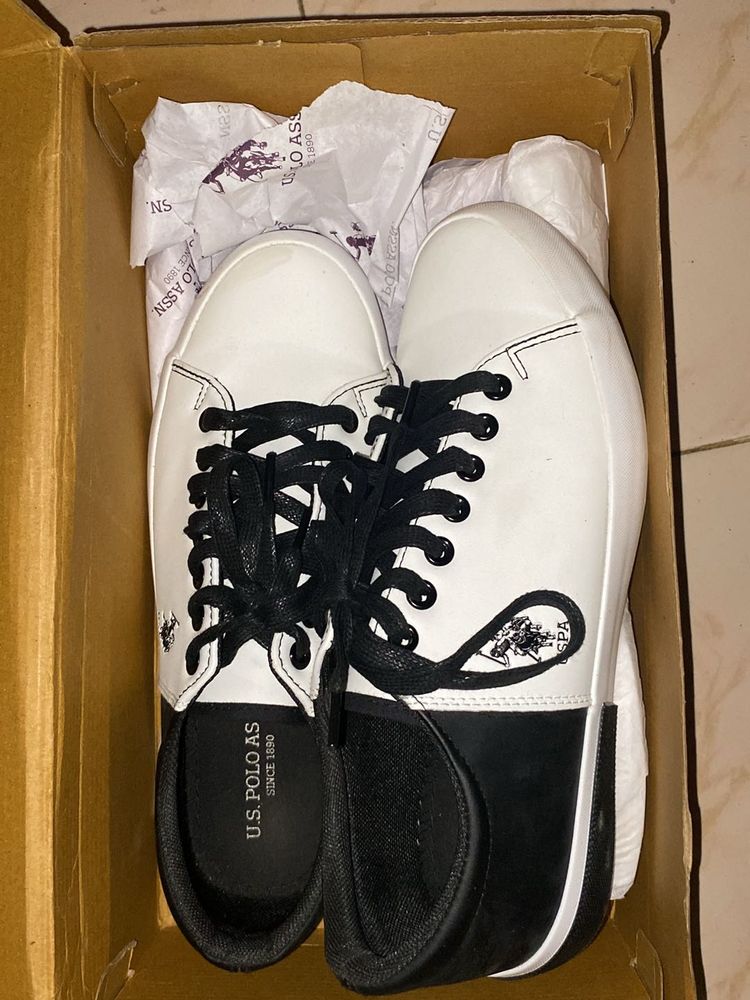 US Polo Men Black &amp; White Sneakers