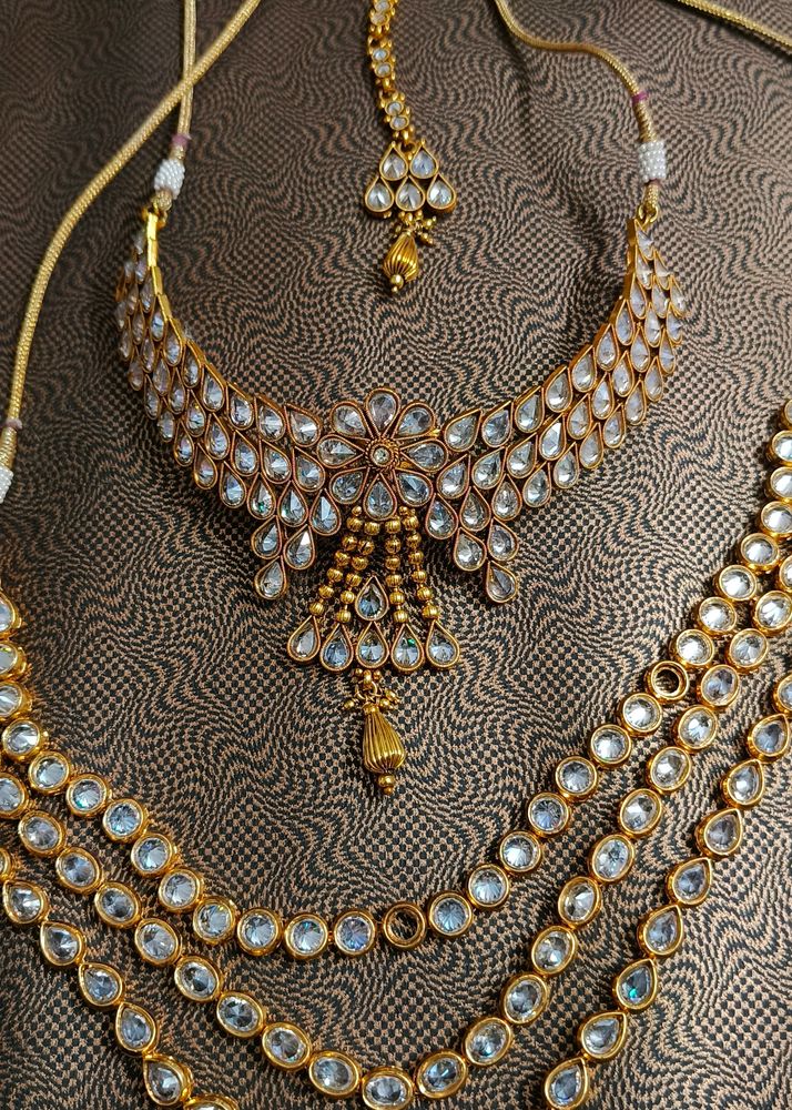 Haar Set With Earrings And Maang Tika