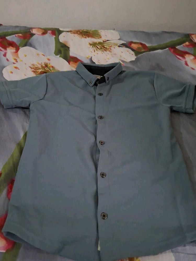 Men's Short Sleeve Button-Up Shirt