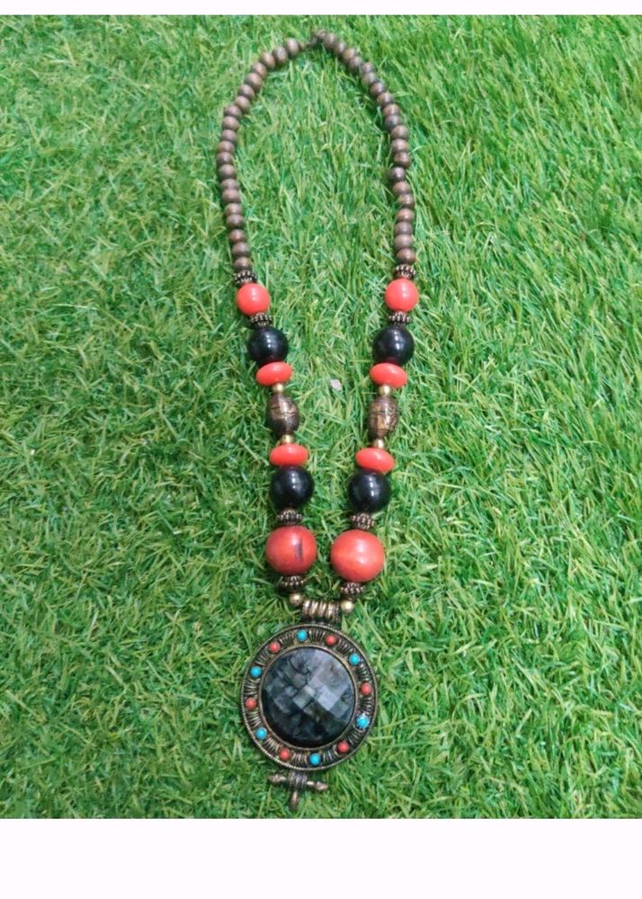 Neckpiece