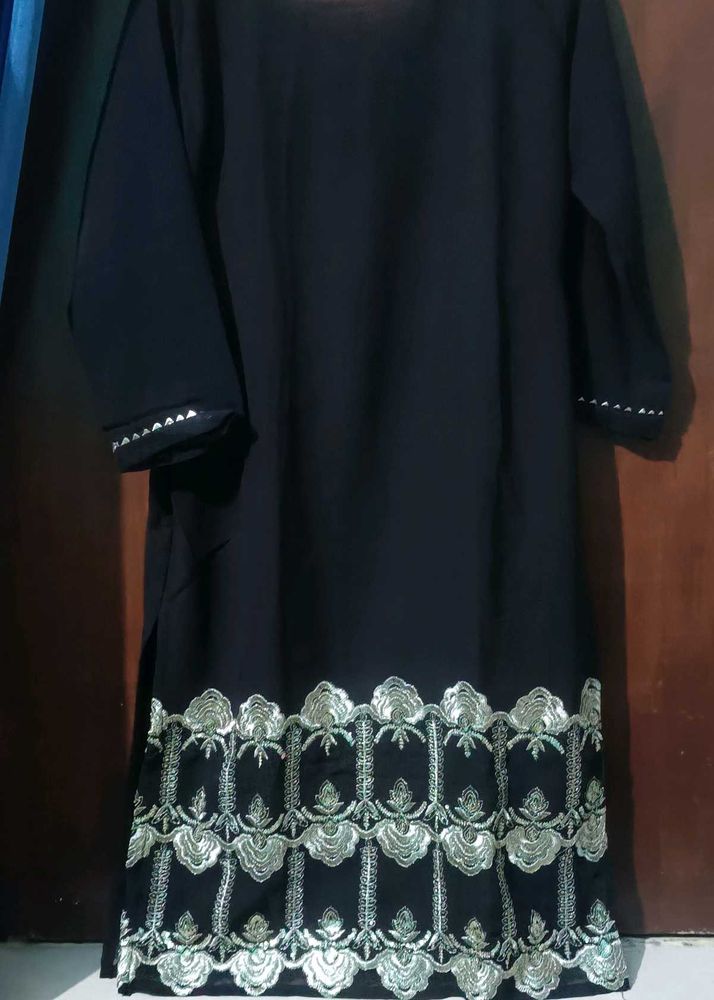 Elegant Black Embroidered Kurta