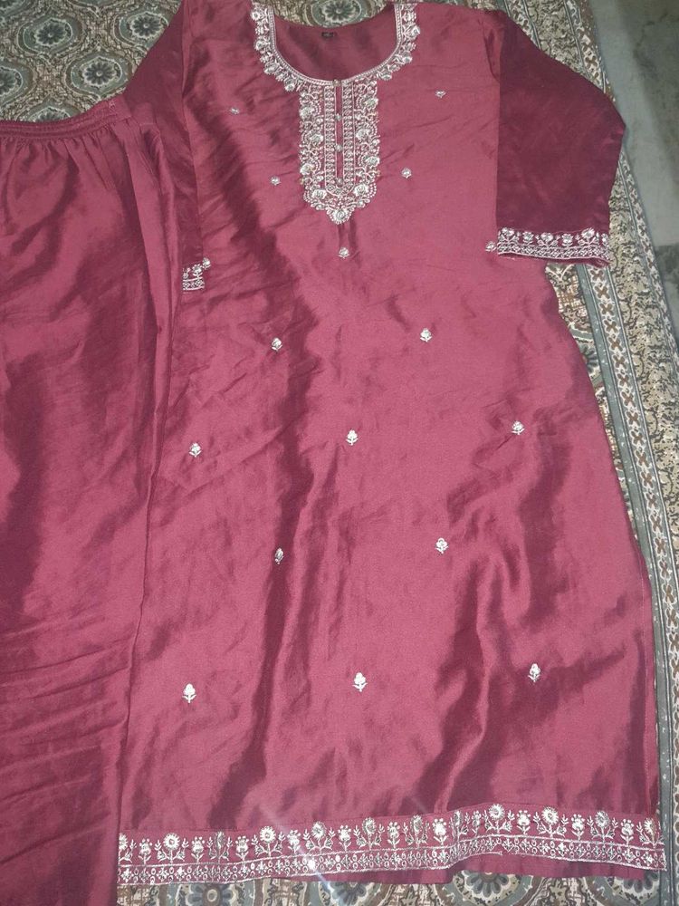 Embroidered Kurti Set
