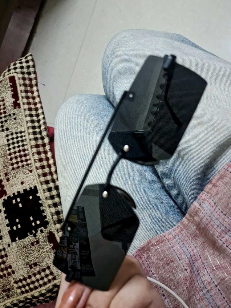 Stylish Black Rimless Sunglasses