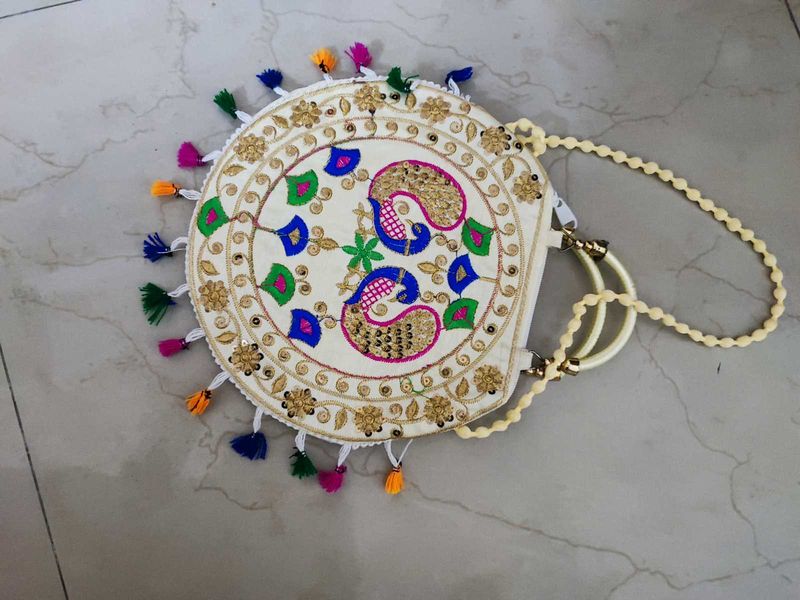Peacock Round Shaped Wallet