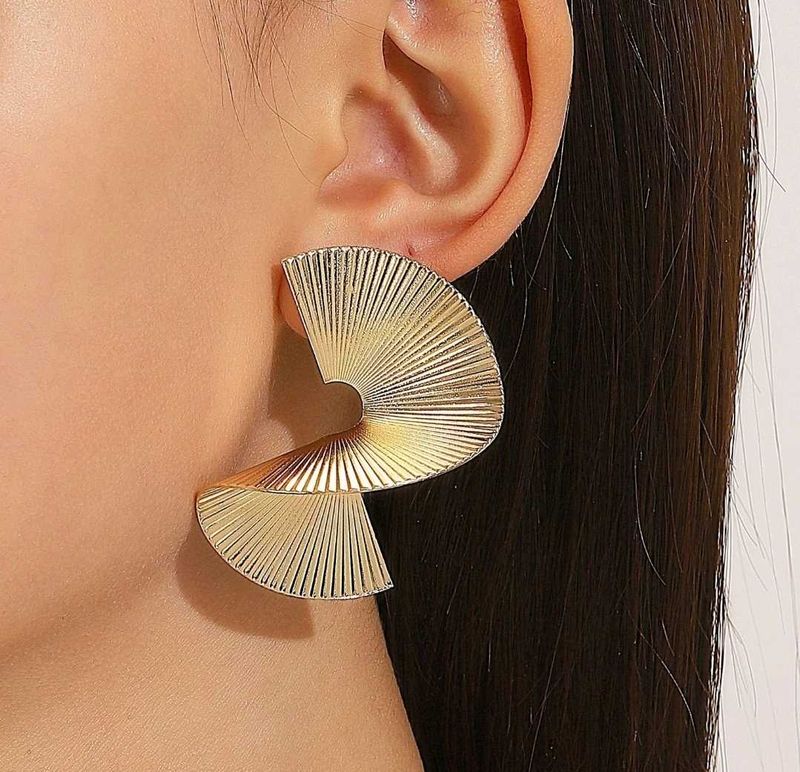 Unique Gold Swirl Fan Earrings
