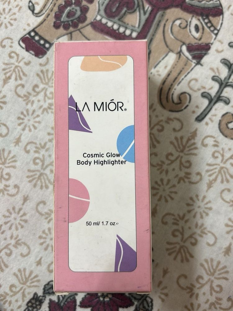 LA MIOR Cosmic Glow Body Highlighter
