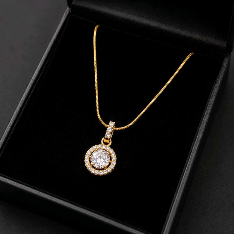Elegant Solitaire Pendant Necklace