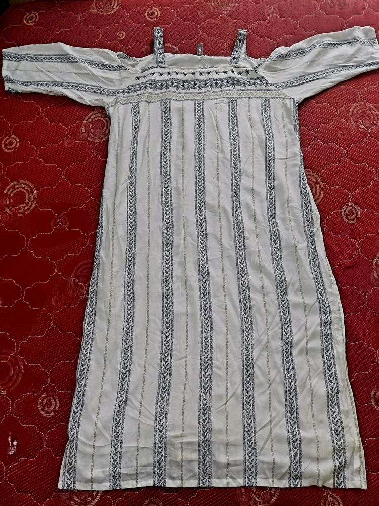 Amydus Cold Shoulder Kurta