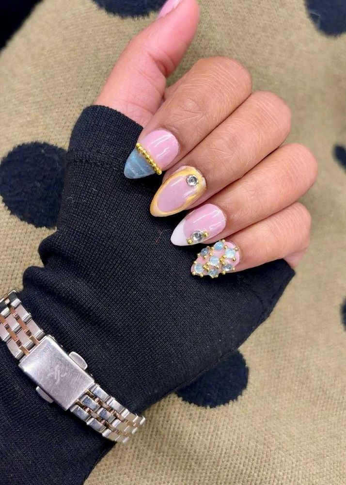 customised nails buy one get 1 free