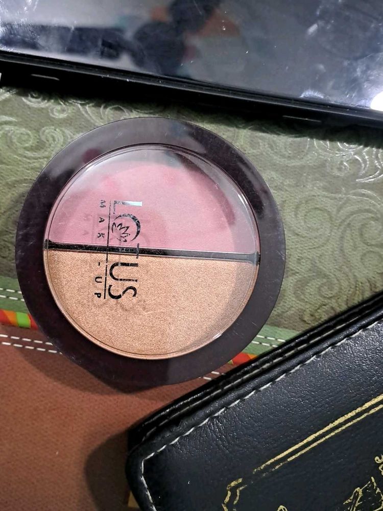 Lotus Make-Up Face Palette