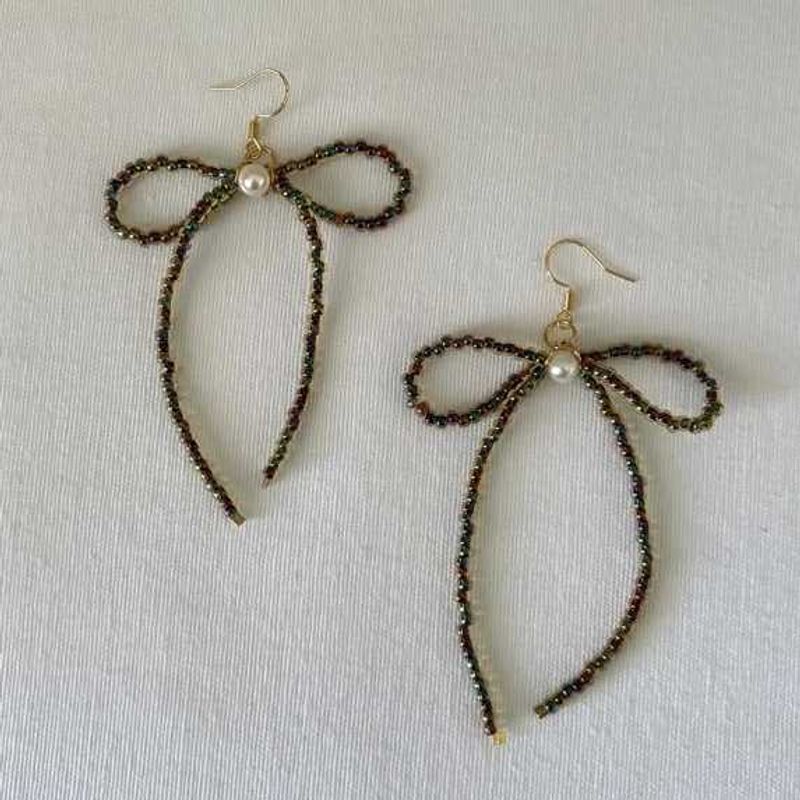 Beaded Bow Earrings🖤