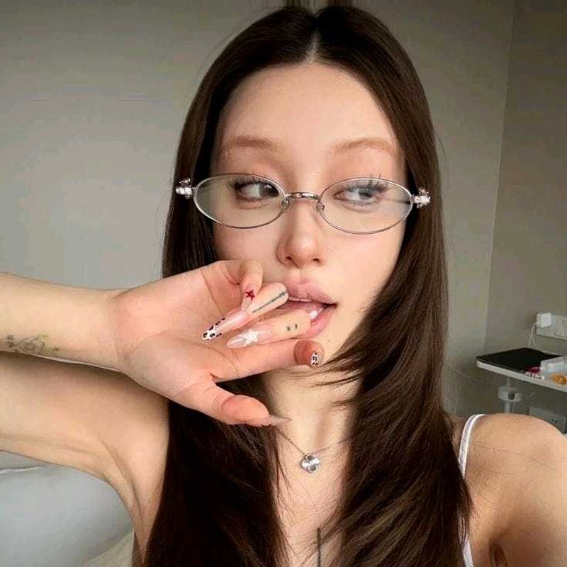 Unique Y2k Oval Sunglasses