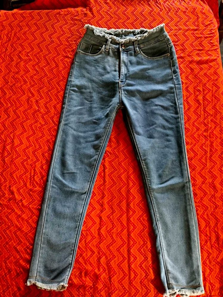 High Waisted Frayed Hem Jeans