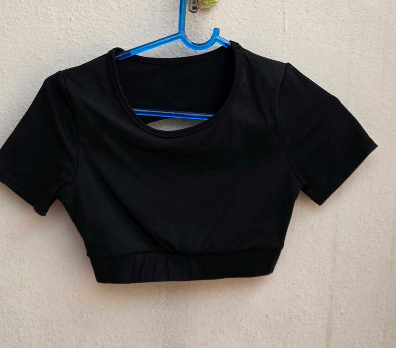 Yoga Sports Black crop Top S Keyhole back