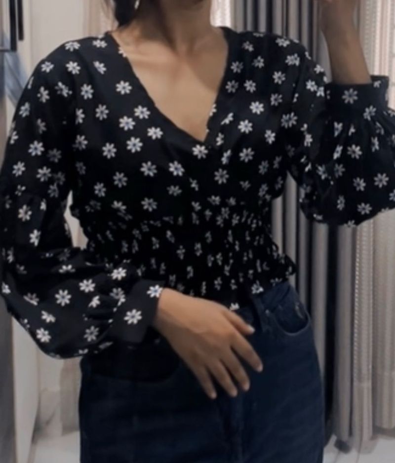 Floral Smocked Blouse 🎀