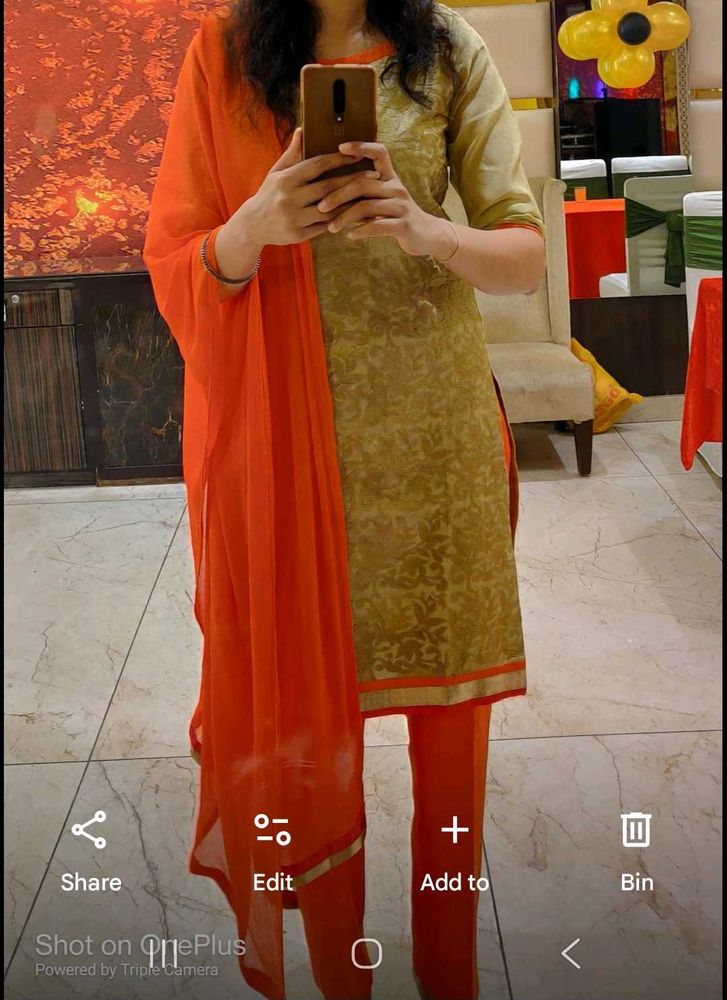 Elegant Gold Kurta with Contrasting Trim