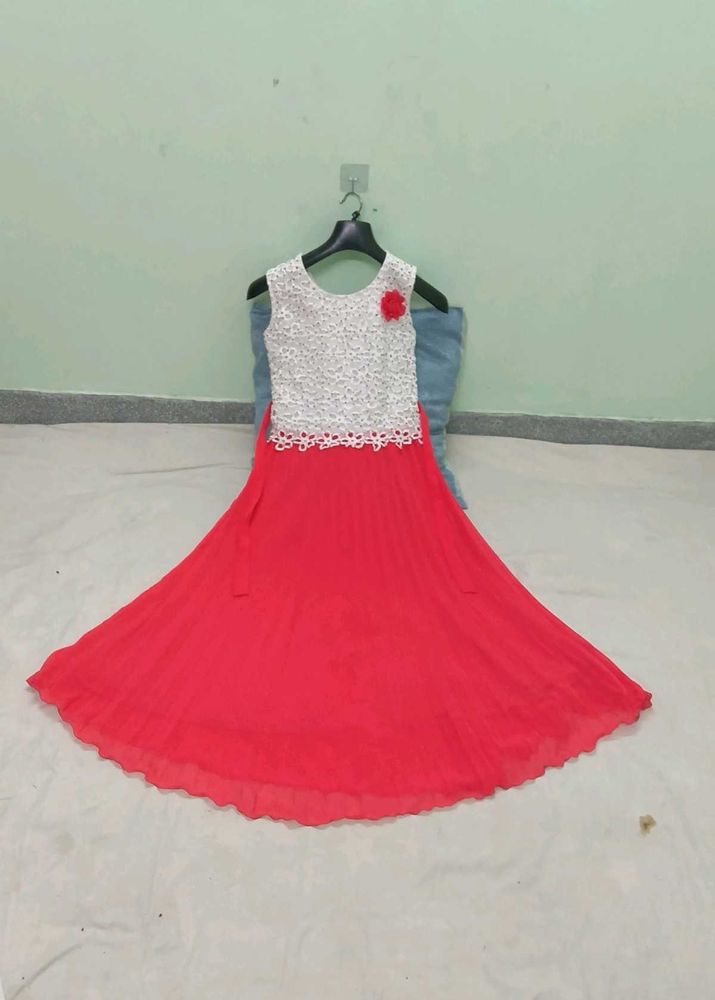 Chic Lace Top &amp; Pleated Skirt frock