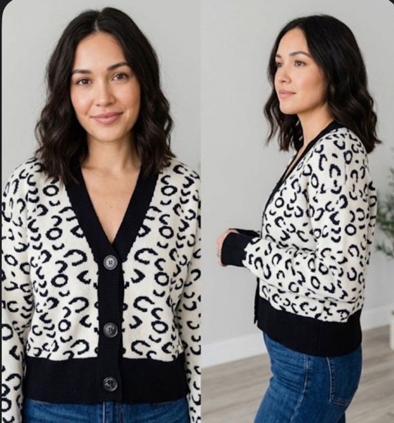 Lightweight Monochrome Leopard Top (Cropped Fit)
