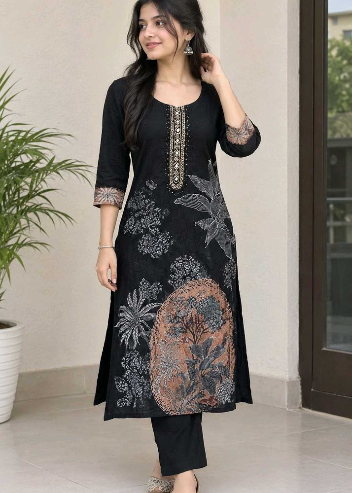Elegant Black Floral Kurti