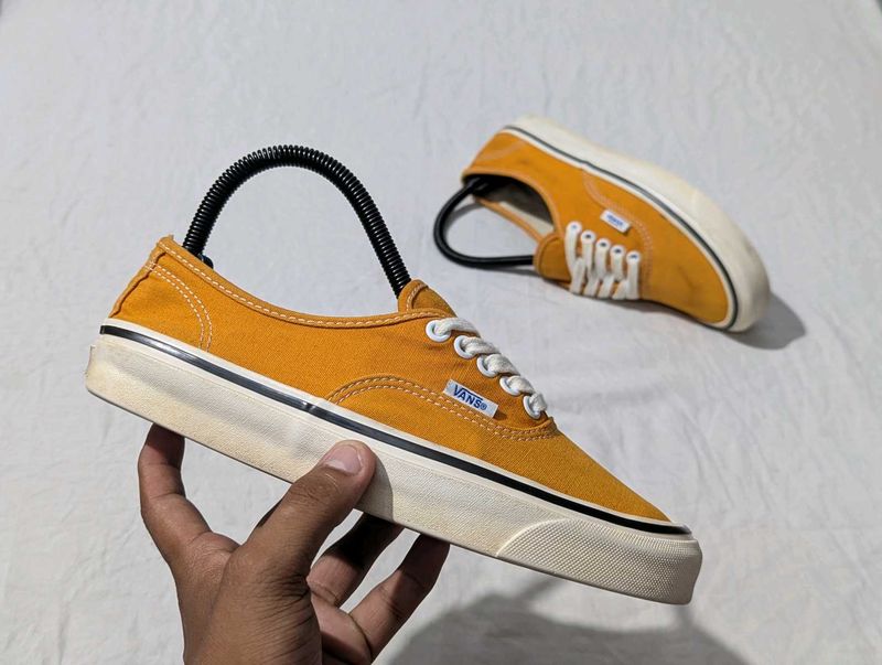 Vans "Authentic" Mustard Yellow Sneakers