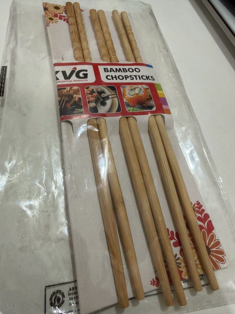 KVG Bamboo Chopsticks Set and kitchen gloves