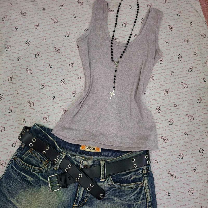 pinkish grey tank top (rare shade)